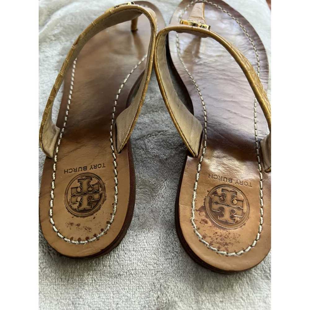 Tory Burch Leather flip flops - image 6