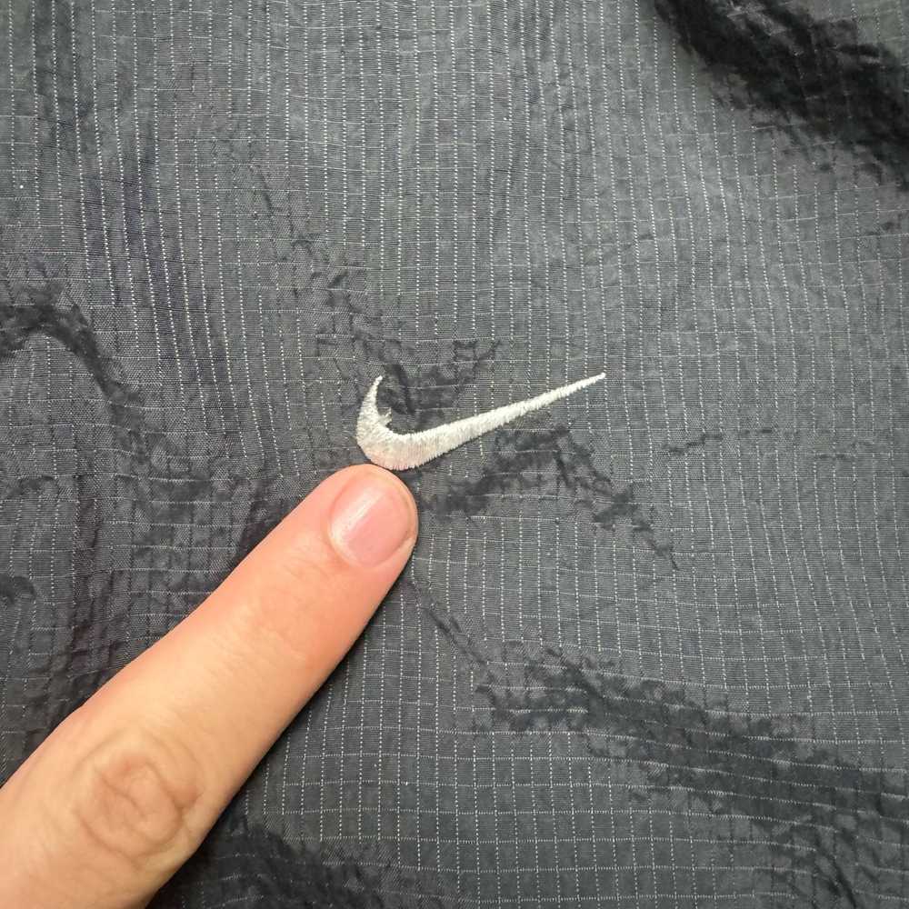 Nike Nike Y2K Vintage Gray Black White Windbreake… - image 4