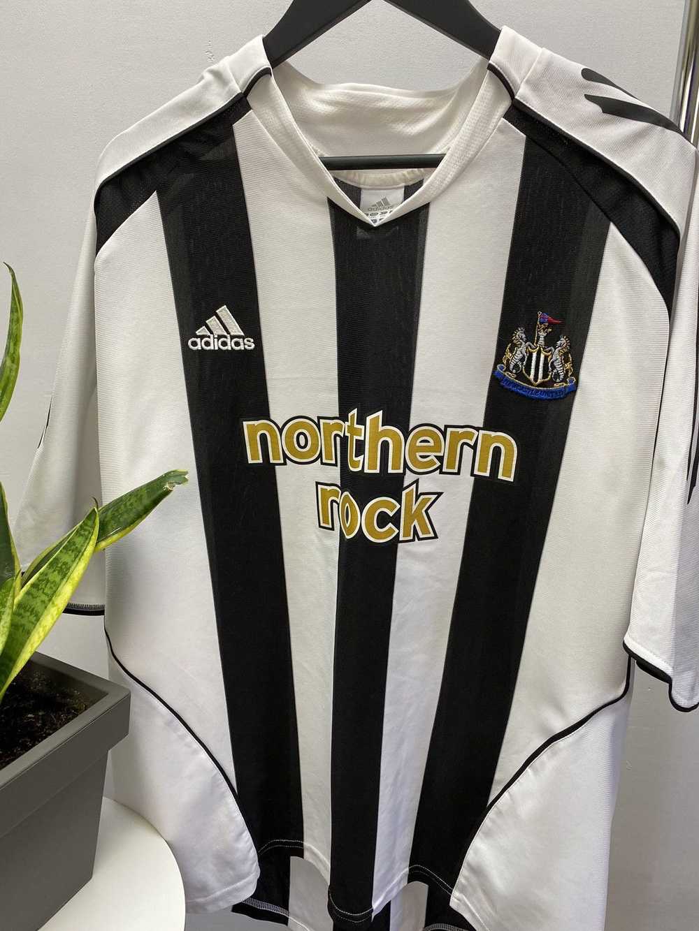 Adidas × Soccer Jersey × Vintage Newcastle United… - image 4