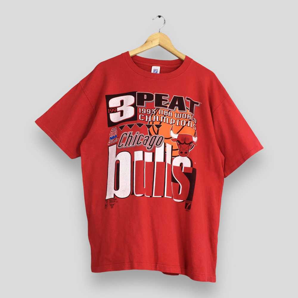 Logo 7 × NBA × Vintage VTG 1993 Chicago Bulls 3 P… - image 1