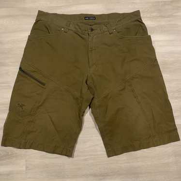 Men's Arc'teryx Yellow Beige Brown Active Cargo on sale Casual Buckle Hiking Shorts 34