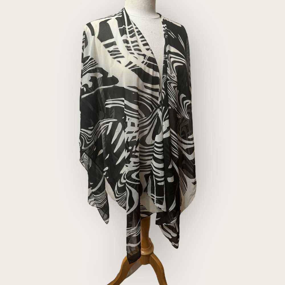 Chicos Vintage Chicos Abstract Black and White Sh… - image 1
