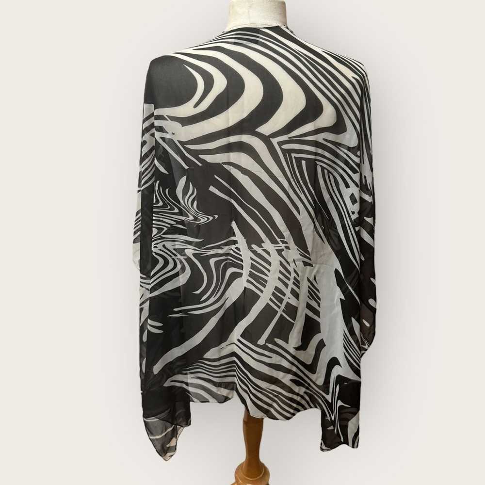 Chicos Vintage Chicos Abstract Black and White Sh… - image 3