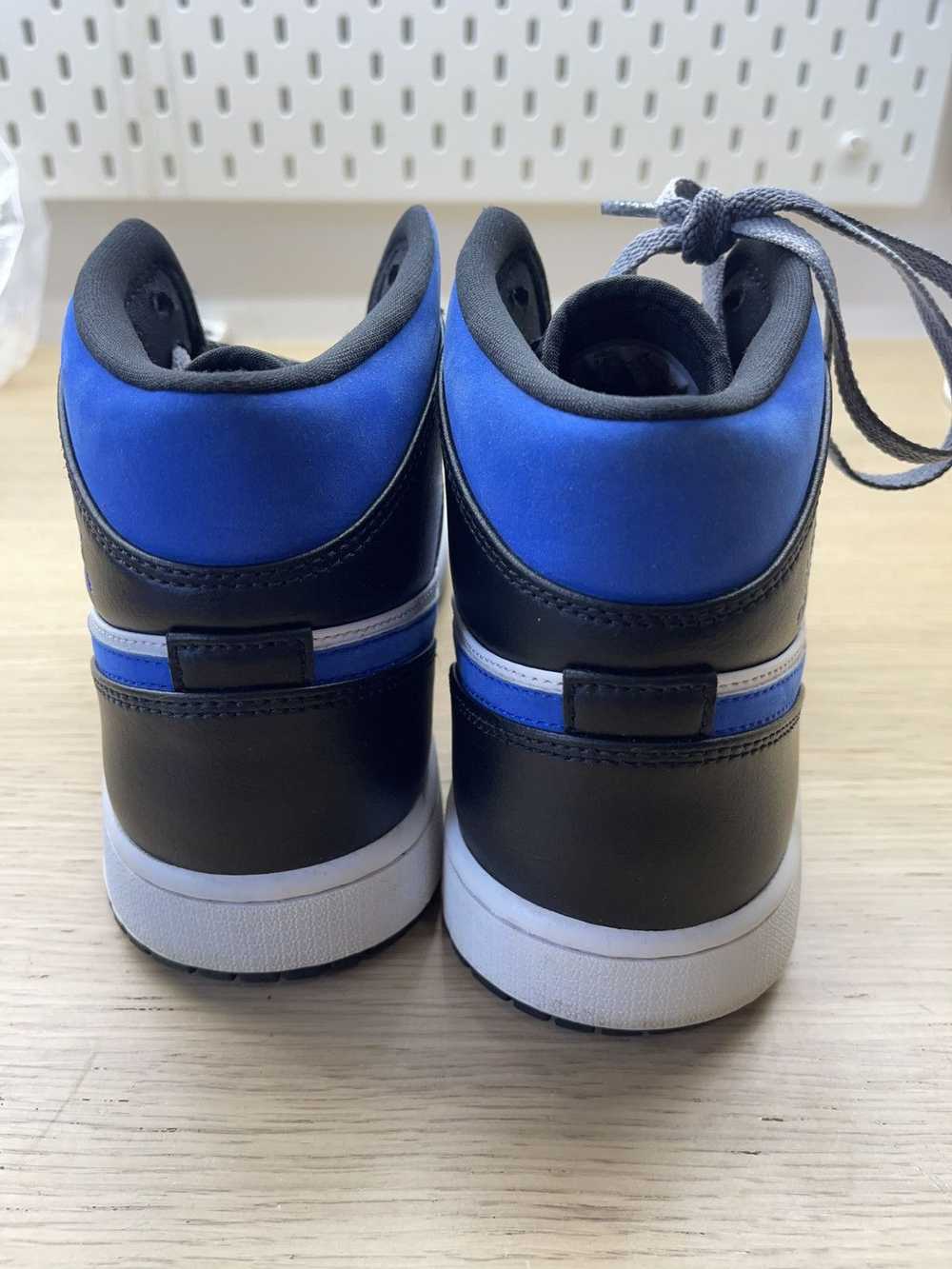Jordan Brand × Nike Size 9.5 - Air Jordan 1 Mid R… - image 3