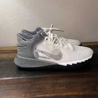 Kyrie flytrap v - Gem