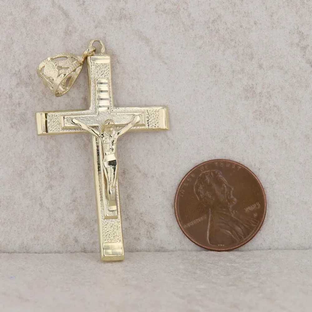 10k Yellow Gold Crucifix Men's Cross Pendant 3.65g - image 3