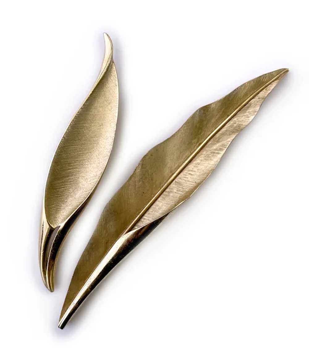 Trifari Large, Wavy Golden Feather Brooches, Set … - image 2