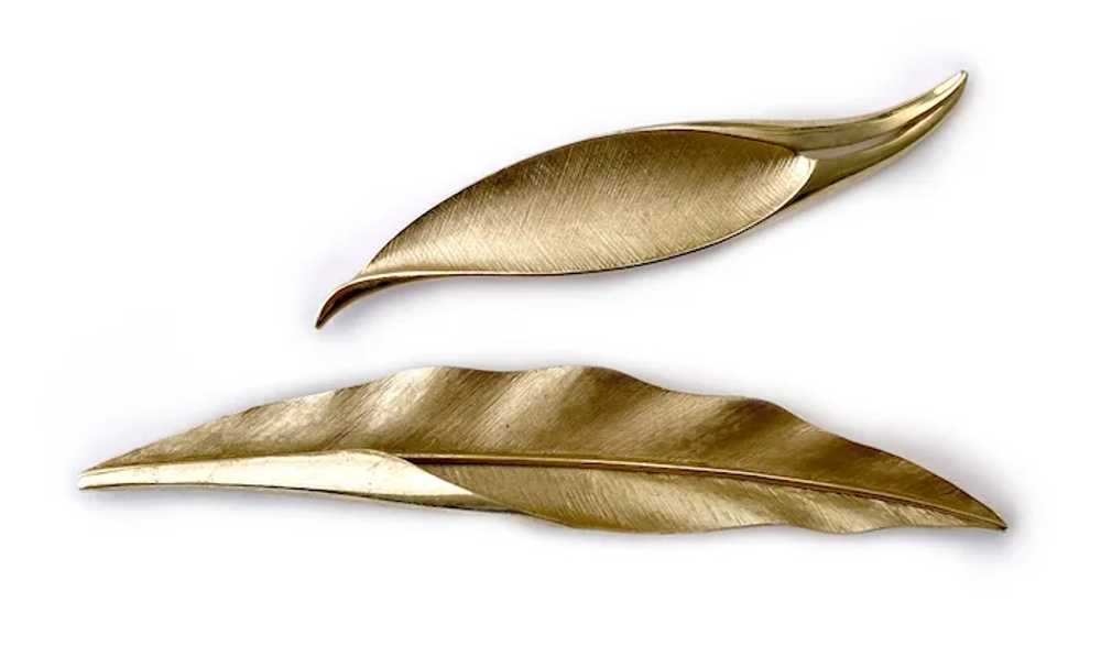 Trifari Large, Wavy Golden Feather Brooches, Set … - image 3