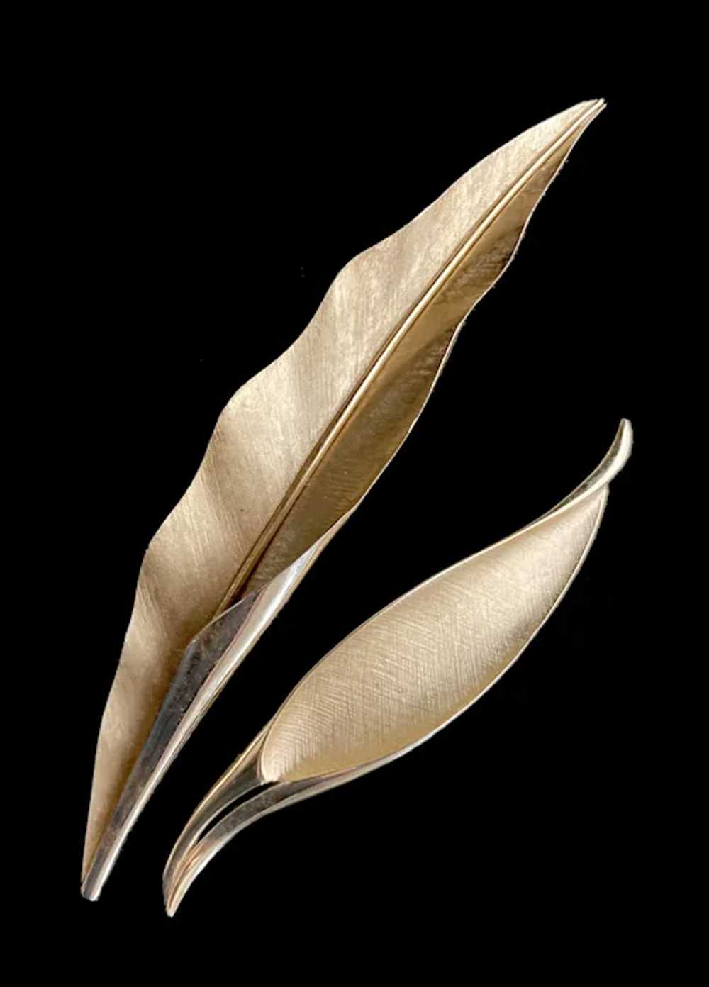 Trifari Large, Wavy Golden Feather Brooches, Set … - image 5