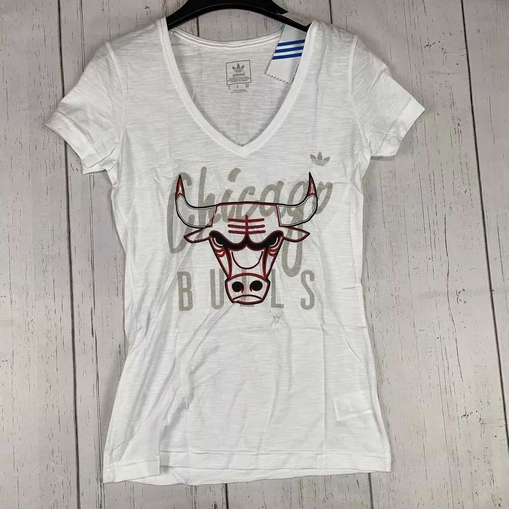 Adidas Chicago Bulls NBA Adidas Small White Tshir… - image 1