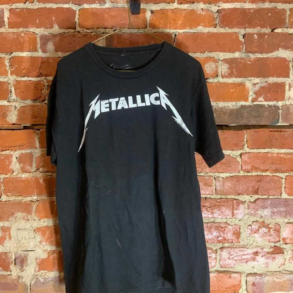 Designer Metallica medium black graphic preowned … - image 2