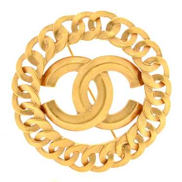 CHANEL Metal CC Brooch Gold