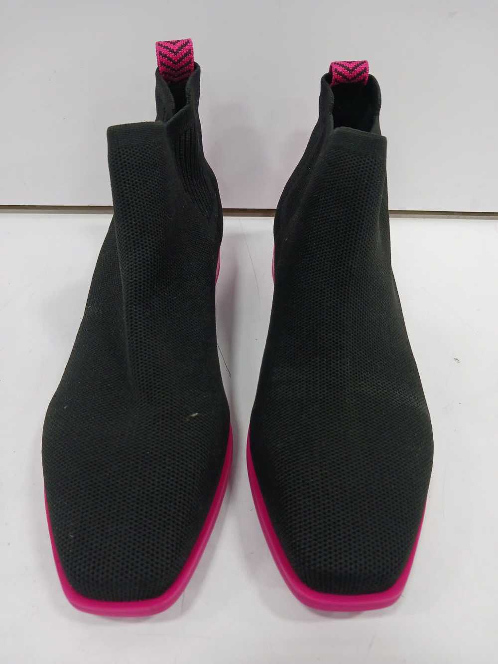 Vivaia Women's Black & Pink Size 10 Shoes - image 1