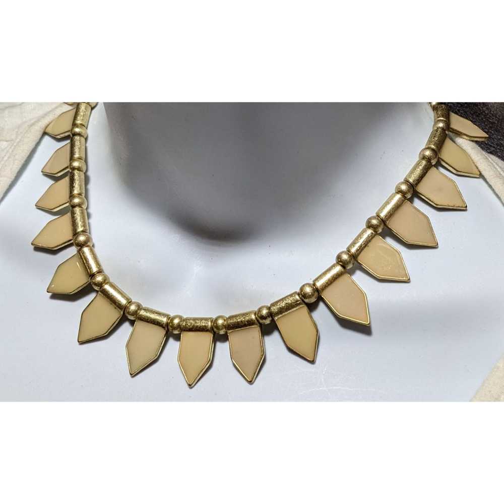 Other Vintage Tribal-Style Cream And Gold Neckalce - image 10