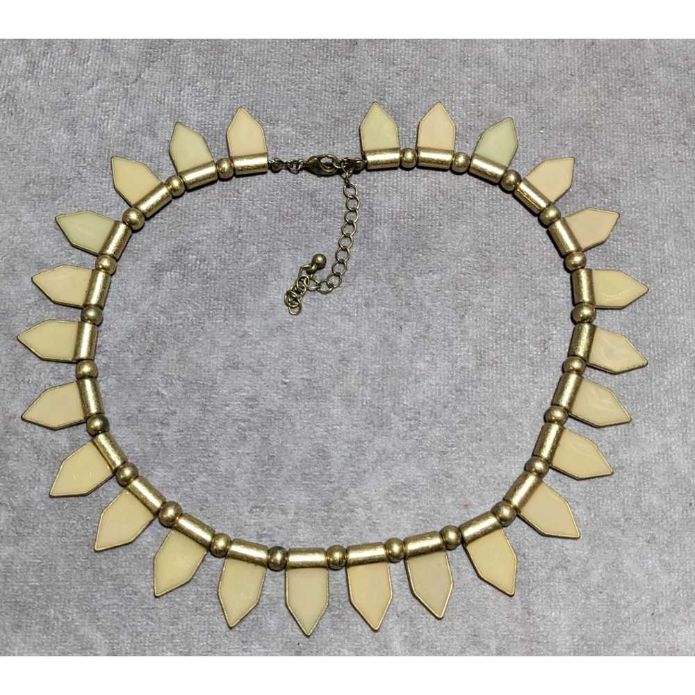 Other Vintage Tribal-Style Cream And Gold Neckalce - image 12