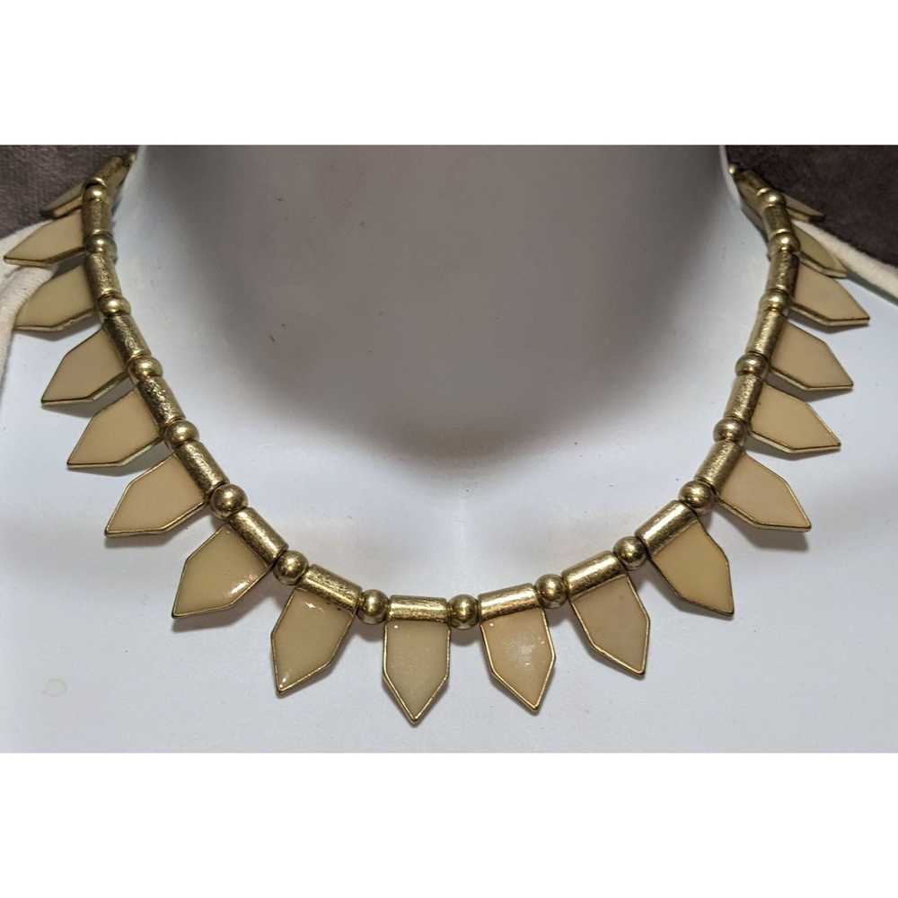 Other Vintage Tribal-Style Cream And Gold Neckalce - image 7