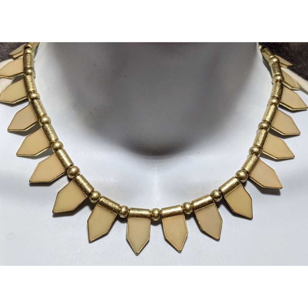 Other Vintage Tribal-Style Cream And Gold Neckalce - image 8