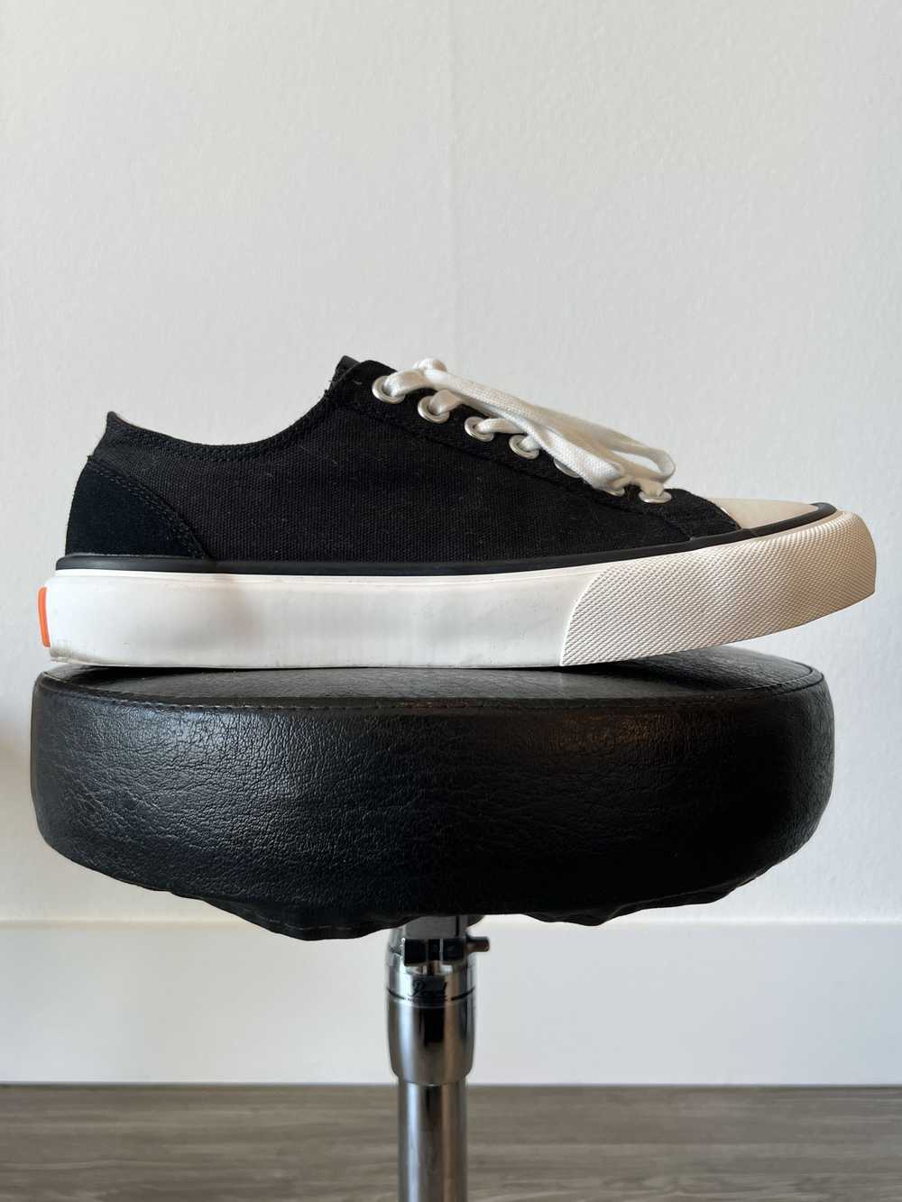 Article Number Article No. 1007 Low Top Sneakers - image 3