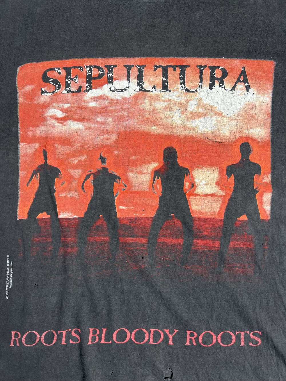 Band Tees × Rare × Vintage Vtg 90s Sepultura Root… - image 2