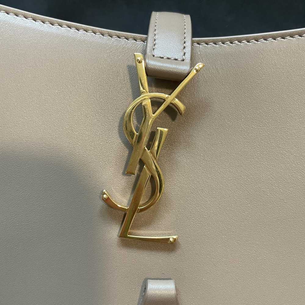Saint Laurent Le 5 à 7 leather handbag - image 8