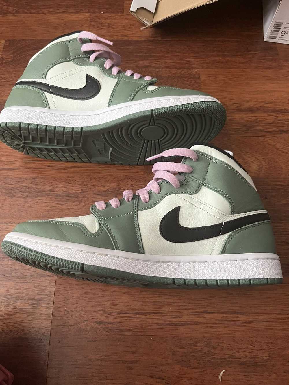 Jordan Brand Wmns air Jordan 1 mid se Dutch green - image 2