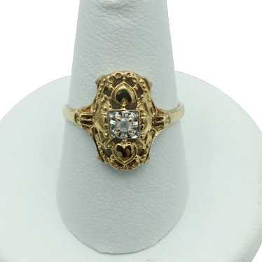 10K .04ctw Diamond Fashion Ring