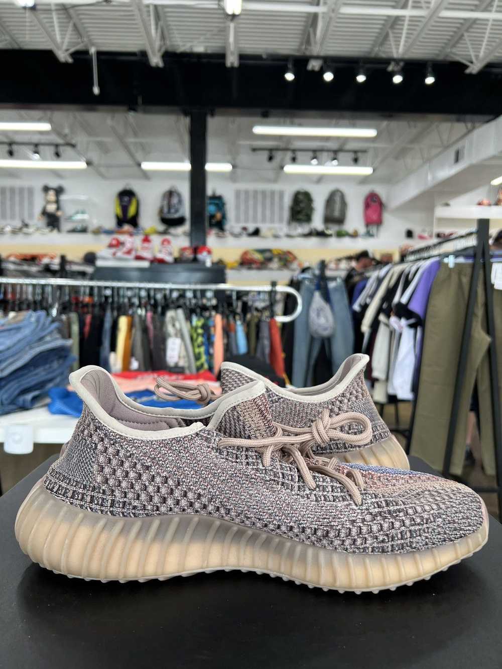 Adidas Adidas Yeezy 350 V2 Fade Sz. 10 (2020) - image 4