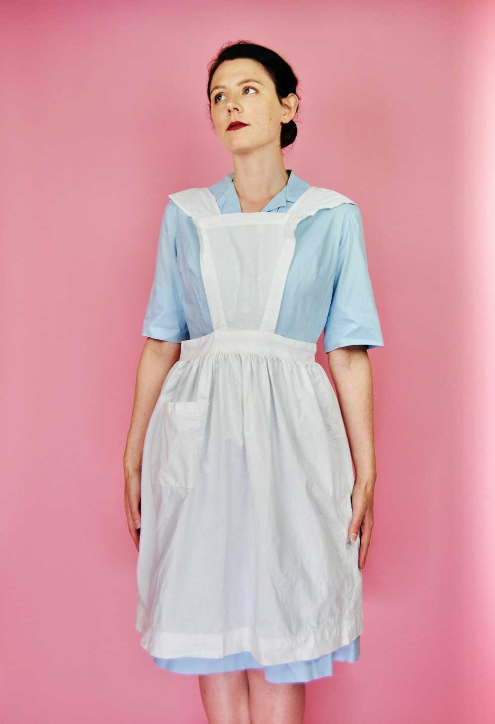 Vintage White Pinafore Style Apron with Tie Back … - image 1