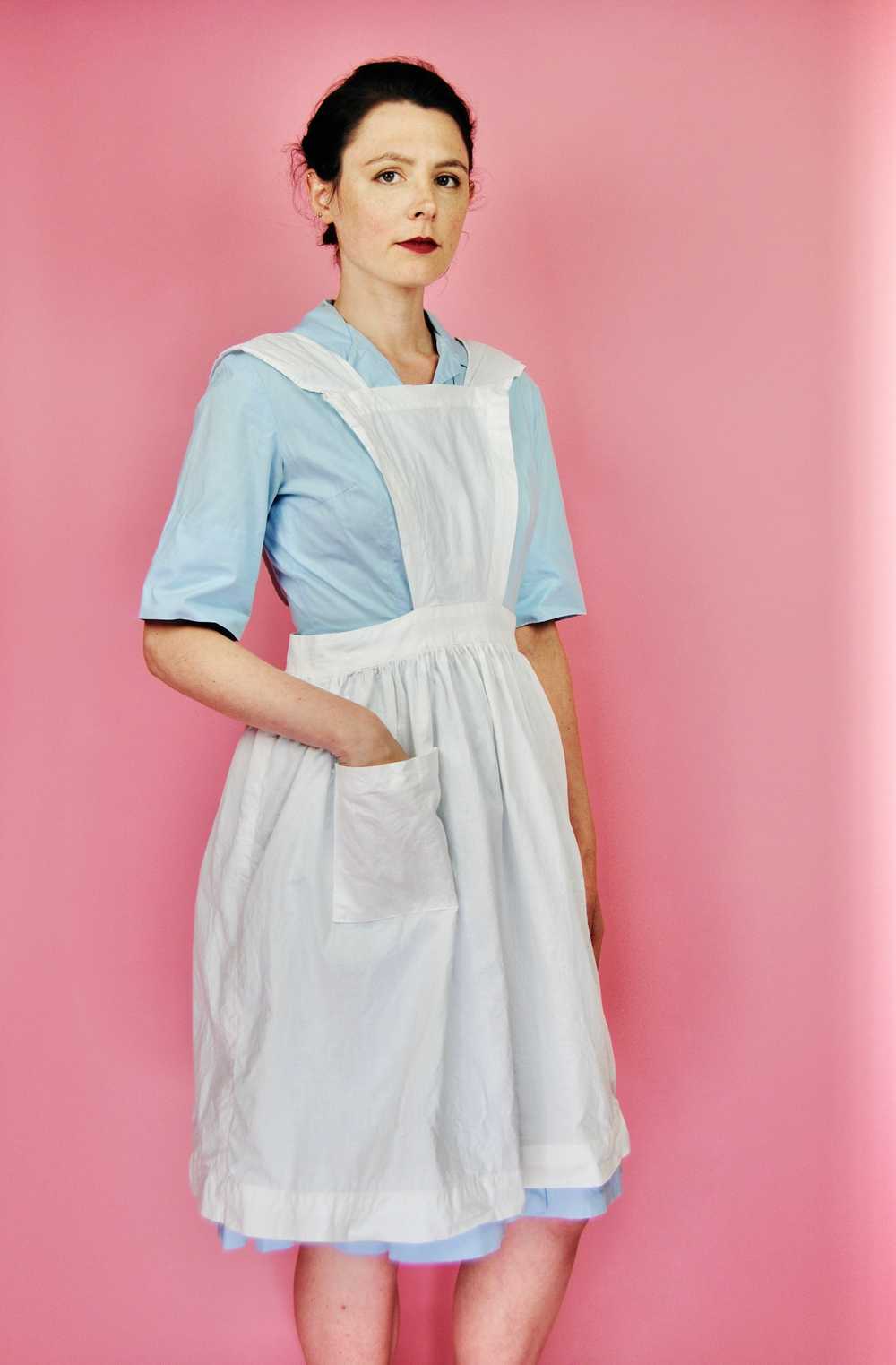 Vintage White Pinafore Style Apron with Tie Back … - image 9