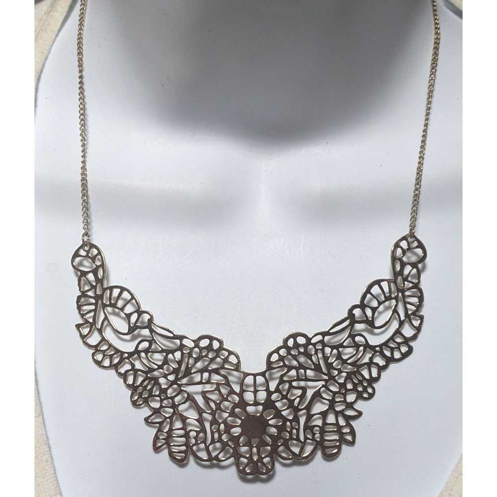 Other Elegant Floral Gold Cutout Necklace - image 5