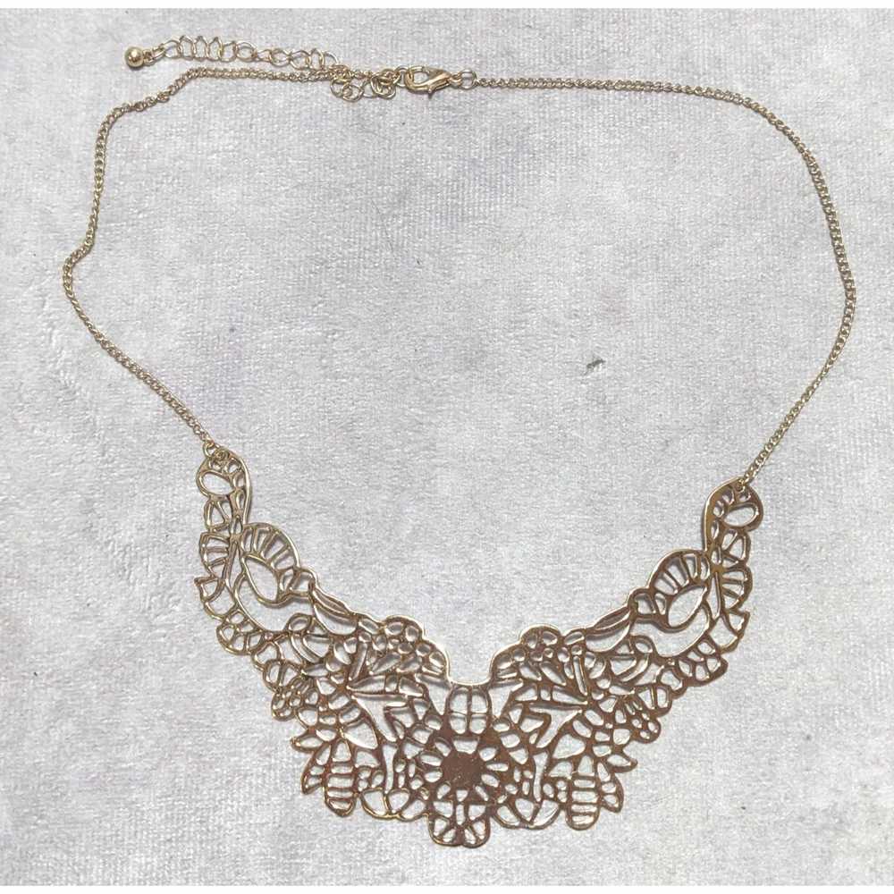 Other Elegant Floral Gold Cutout Necklace - image 8