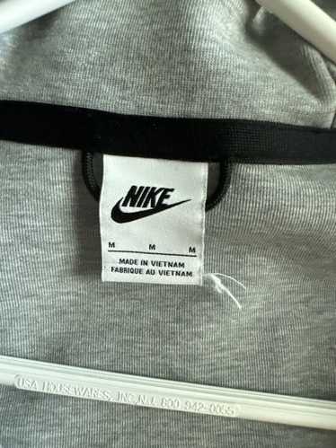 Nike × Streetwear × Vintage Grey tech 21’