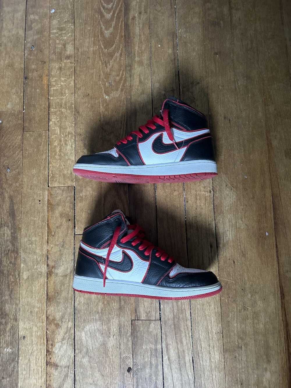 Nike Jordan 1 Bloodline - image 3