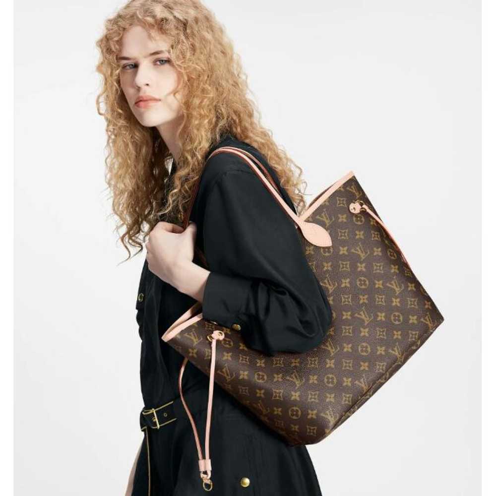 Louis Vuitton Neverfull leather handbag - image 10