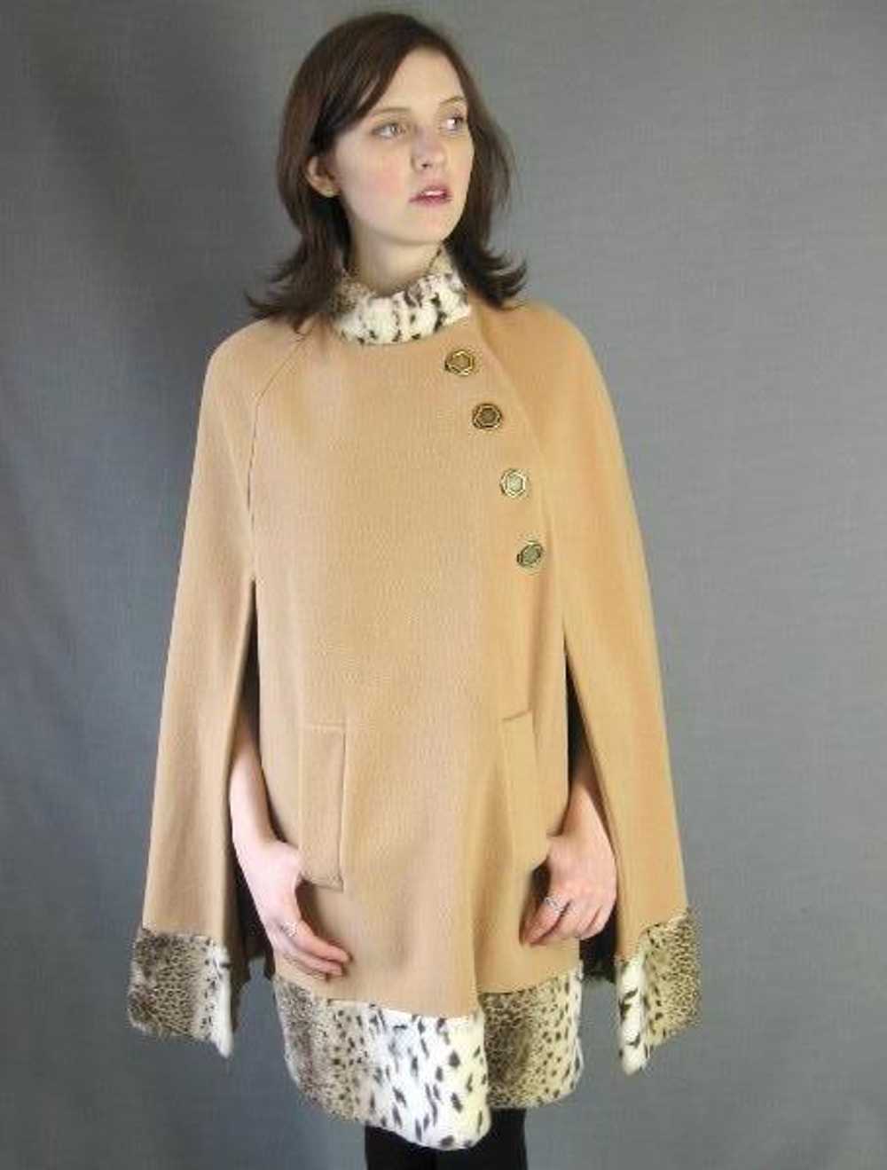 60s Cape 70s Vintage Mod Faux Cheetah Trim Camel … - image 3