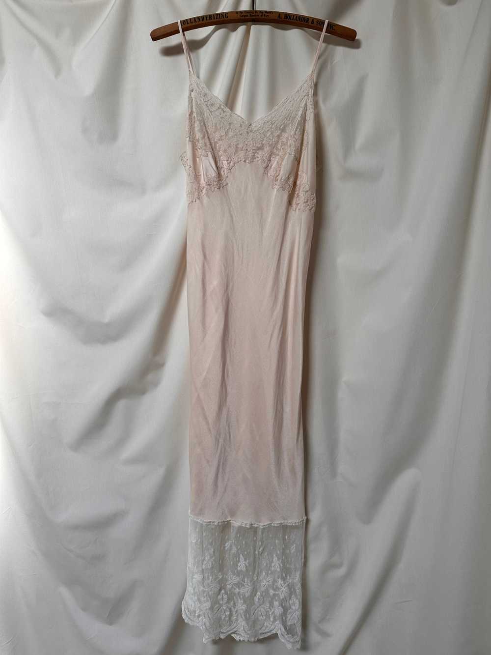 Vintage 1930’s Baby Pink Silk Négligée - image 10