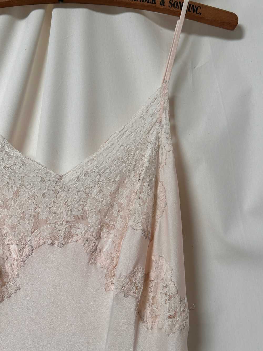 Vintage 1930’s Baby Pink Silk Négligée - image 11