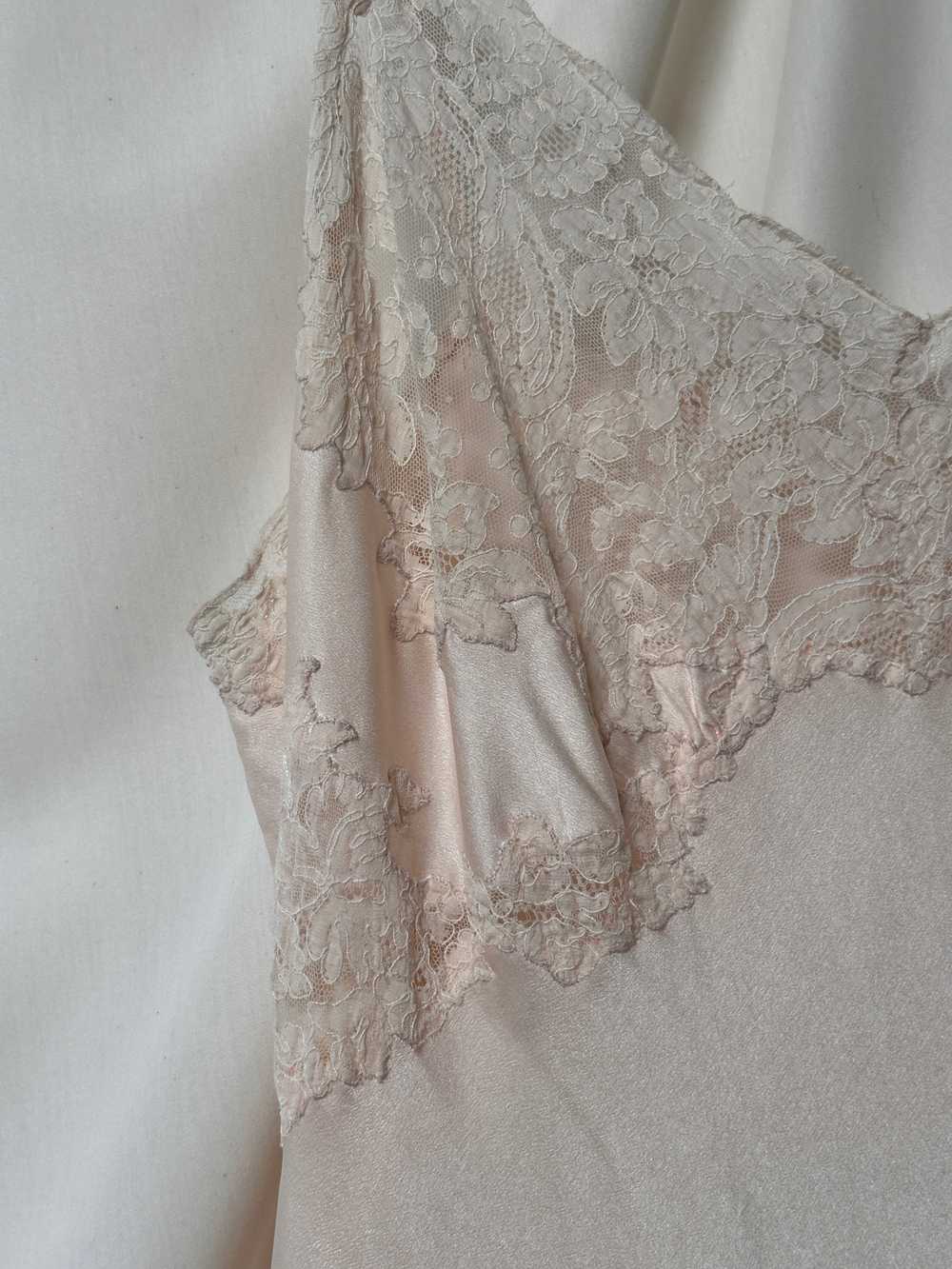 Vintage 1930’s Baby Pink Silk Négligée - image 12