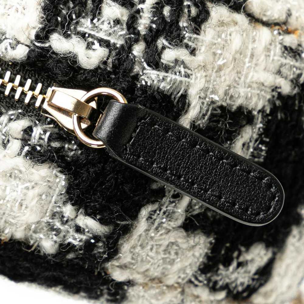 Chanel Leather crossbody bag - image 9