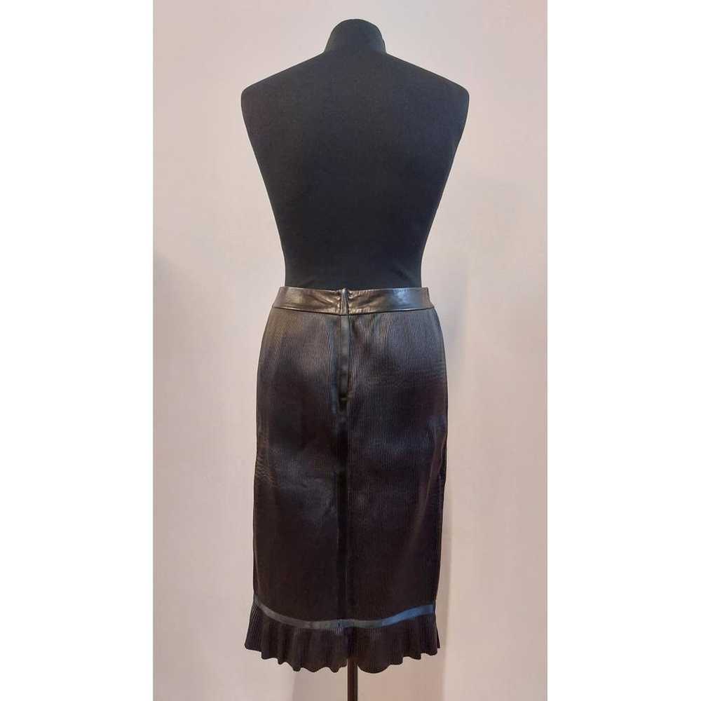 Chanel Leather mid-length skirt - image 4