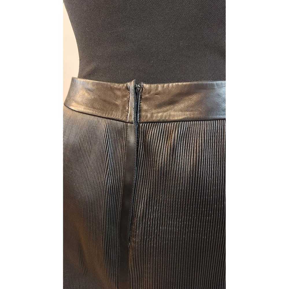 Chanel Leather mid-length skirt - image 5