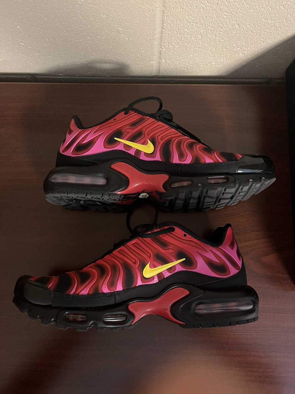 Nike × Supreme Supreme x Nike Air Max Plus TN - image 2