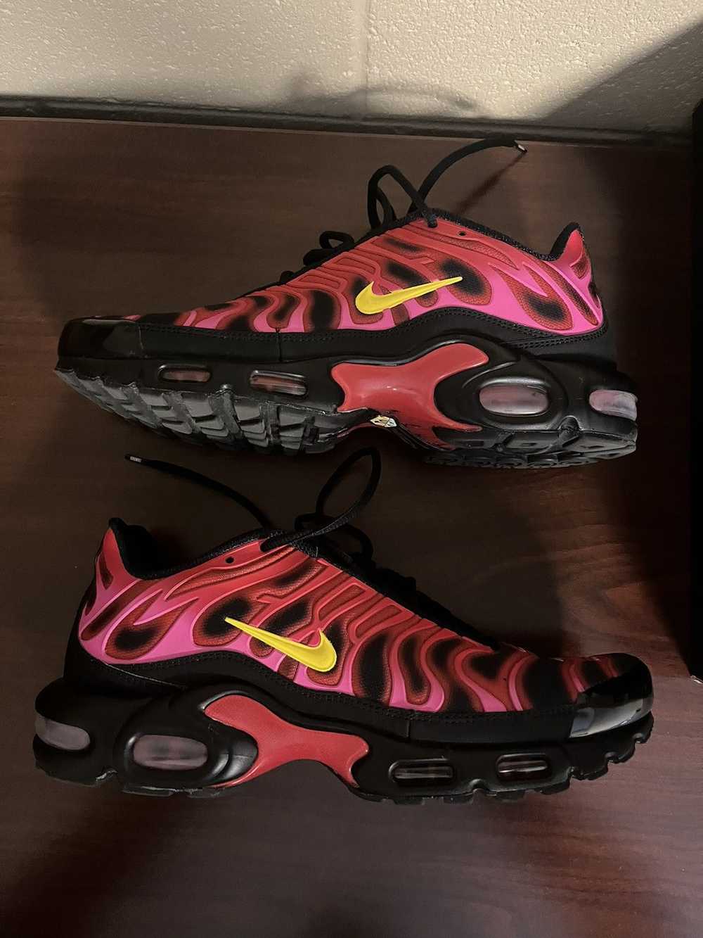 Nike × Supreme Supreme x Nike Air Max Plus TN - image 3