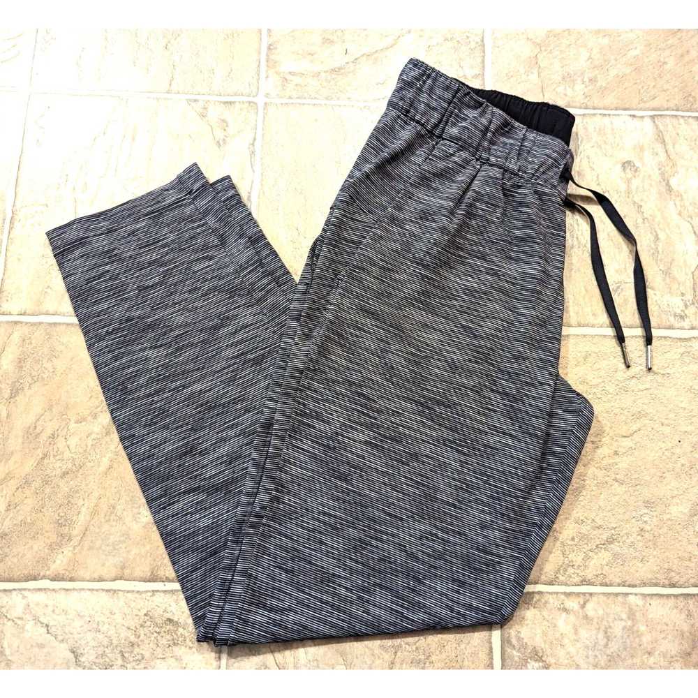 Lululemon Lululemon sz 6 gray n black elastic dra… - image 1