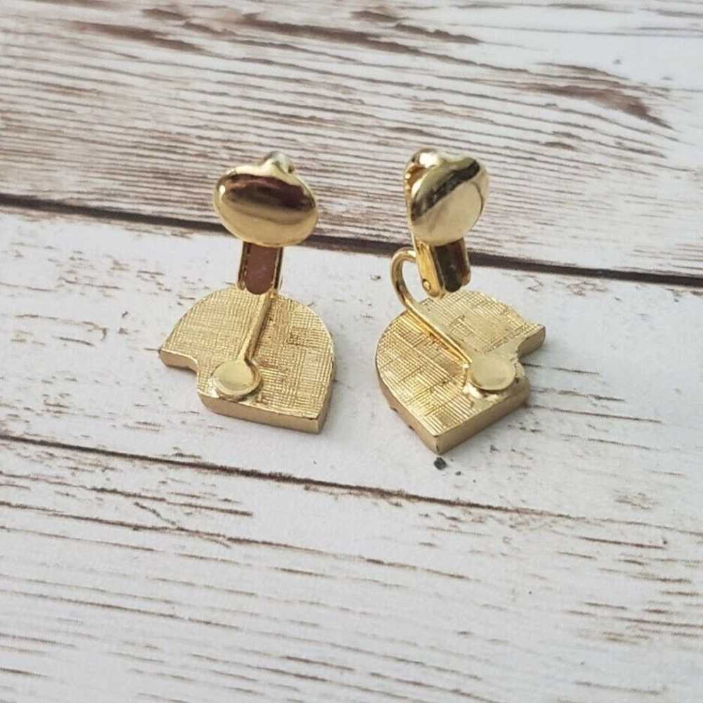 Other Vintage Clip On Earrings Gold Tone Stick Fi… - image 3