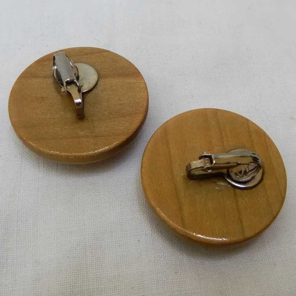 Vintage Unsigned Round Wood Button Clip on Earrin… - image 3