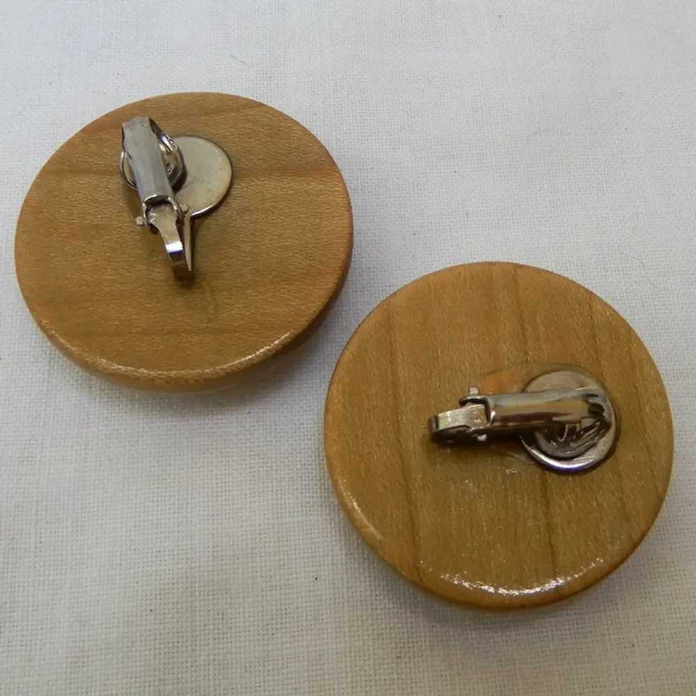 Vintage Unsigned Round Wood Button Clip on Earrin… - image 4