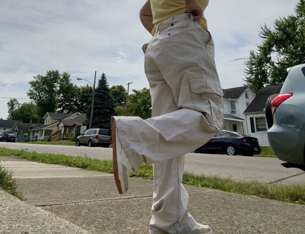 Old Navy Large cargo pants - image 4