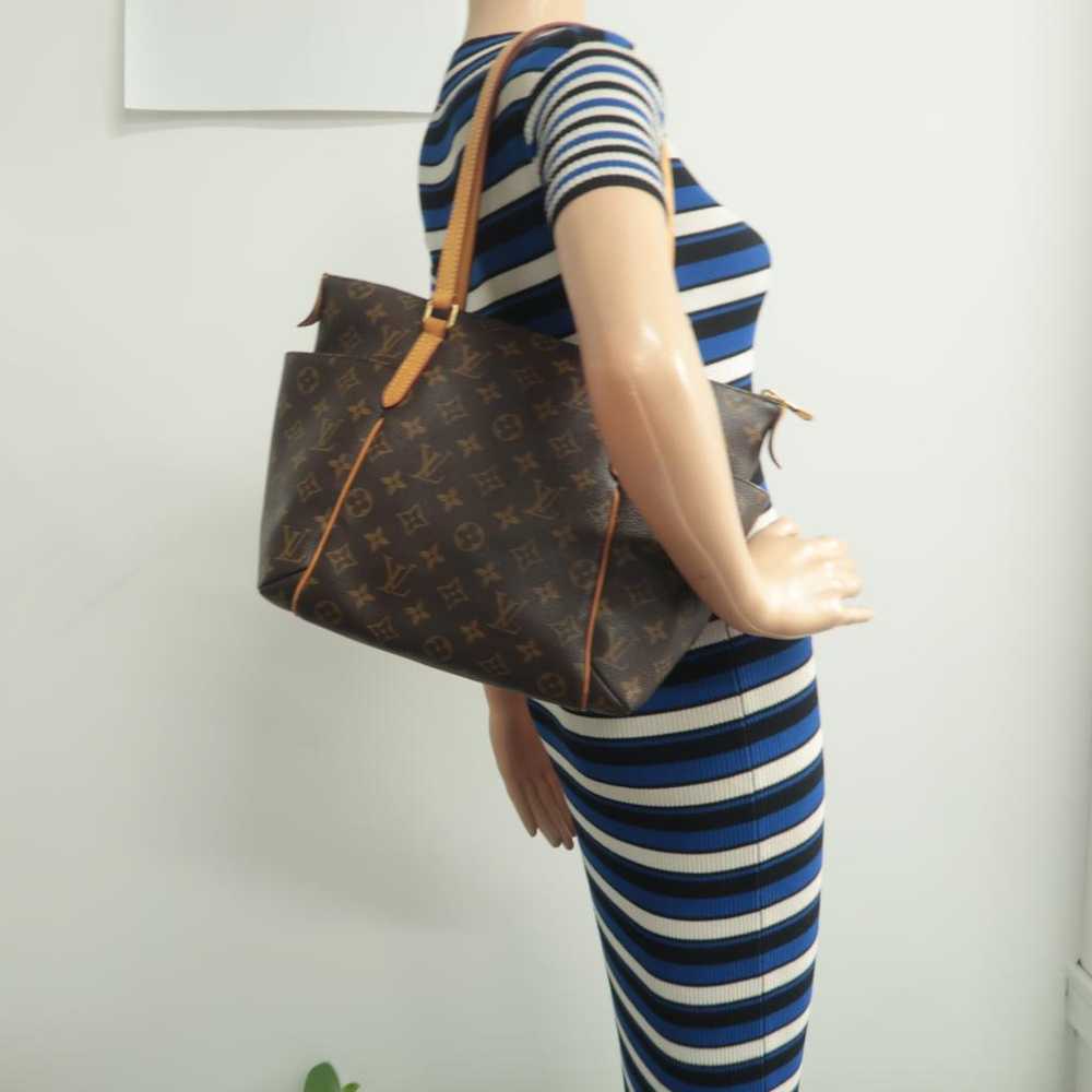 Louis Vuitton Totally leather handbag - image 5