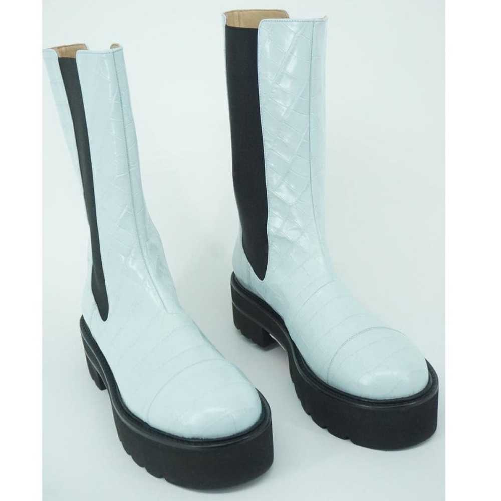 Stuart Weitzman Patent leather snow boots - image 10